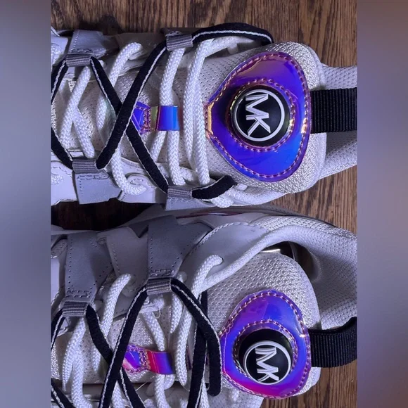 Michael Kors Hero Mixed-Media Trainer White/Iridescent Silver shoes size 10 - Picture 3 of 8